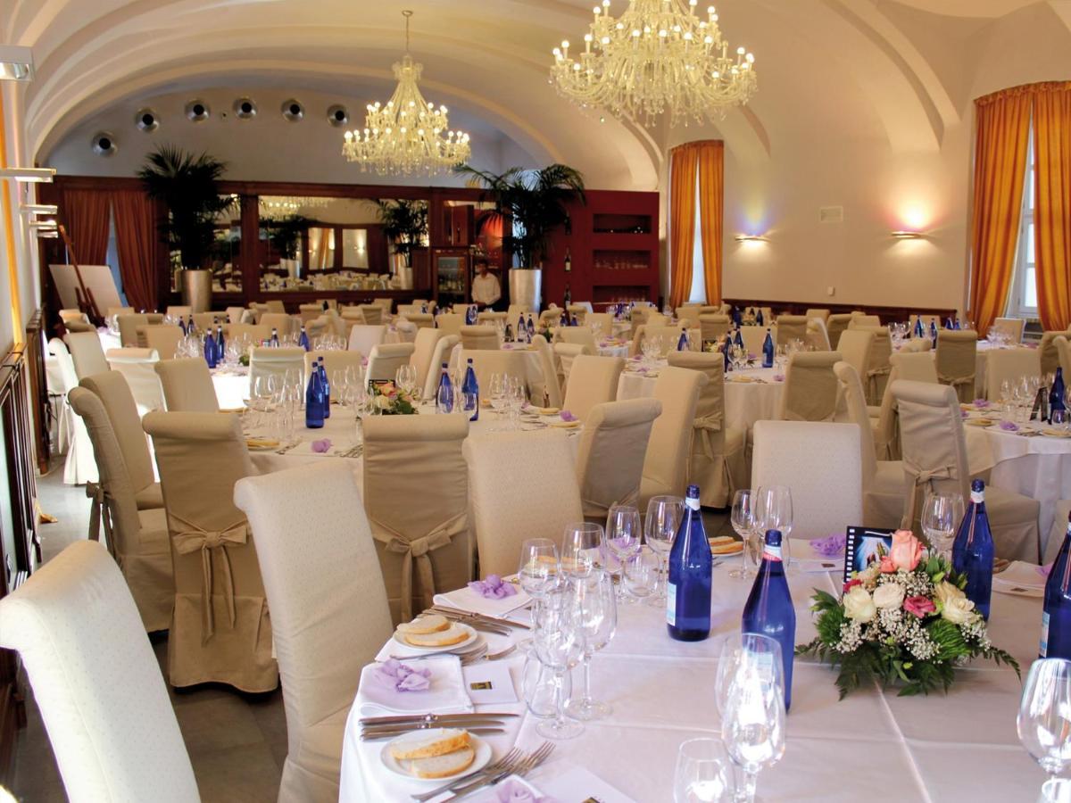 Montaldo Castle & Resort Montaldo Torinese Экстерьер фото